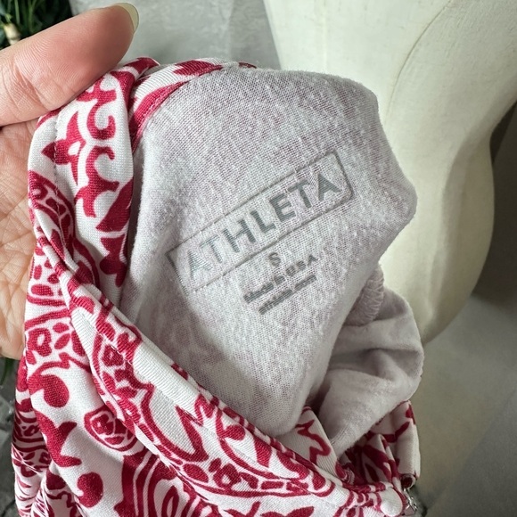 Athleta Women’s Paisley Print 1/4 Zip Long Sleeve Pull Over Top Red & White S - Picture 3 of 10